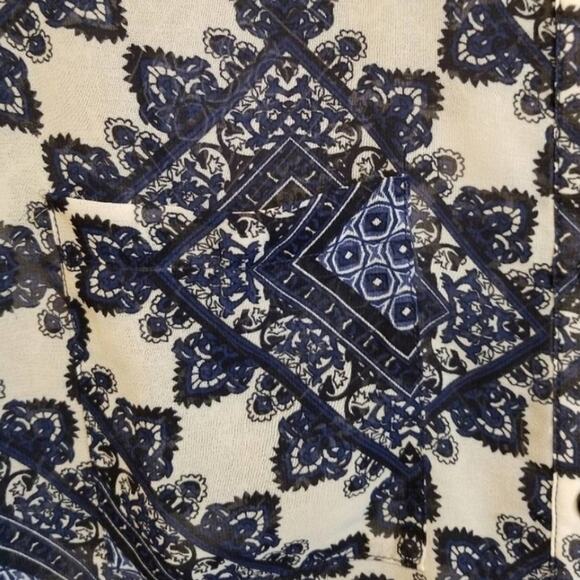 Sans Souci blue and white paisley button down shirt size large - Picture 4 of 6